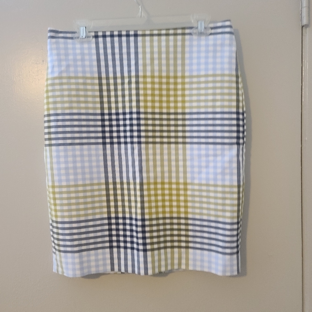 Ann Taylor Pecil Skirt Size 8.